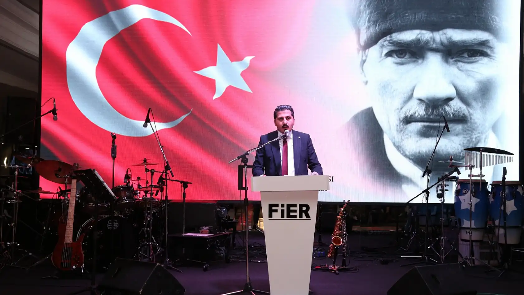 'Atatürk'ü anmak kadar anlamanın da gerekli olduğuna inanıyoruz'