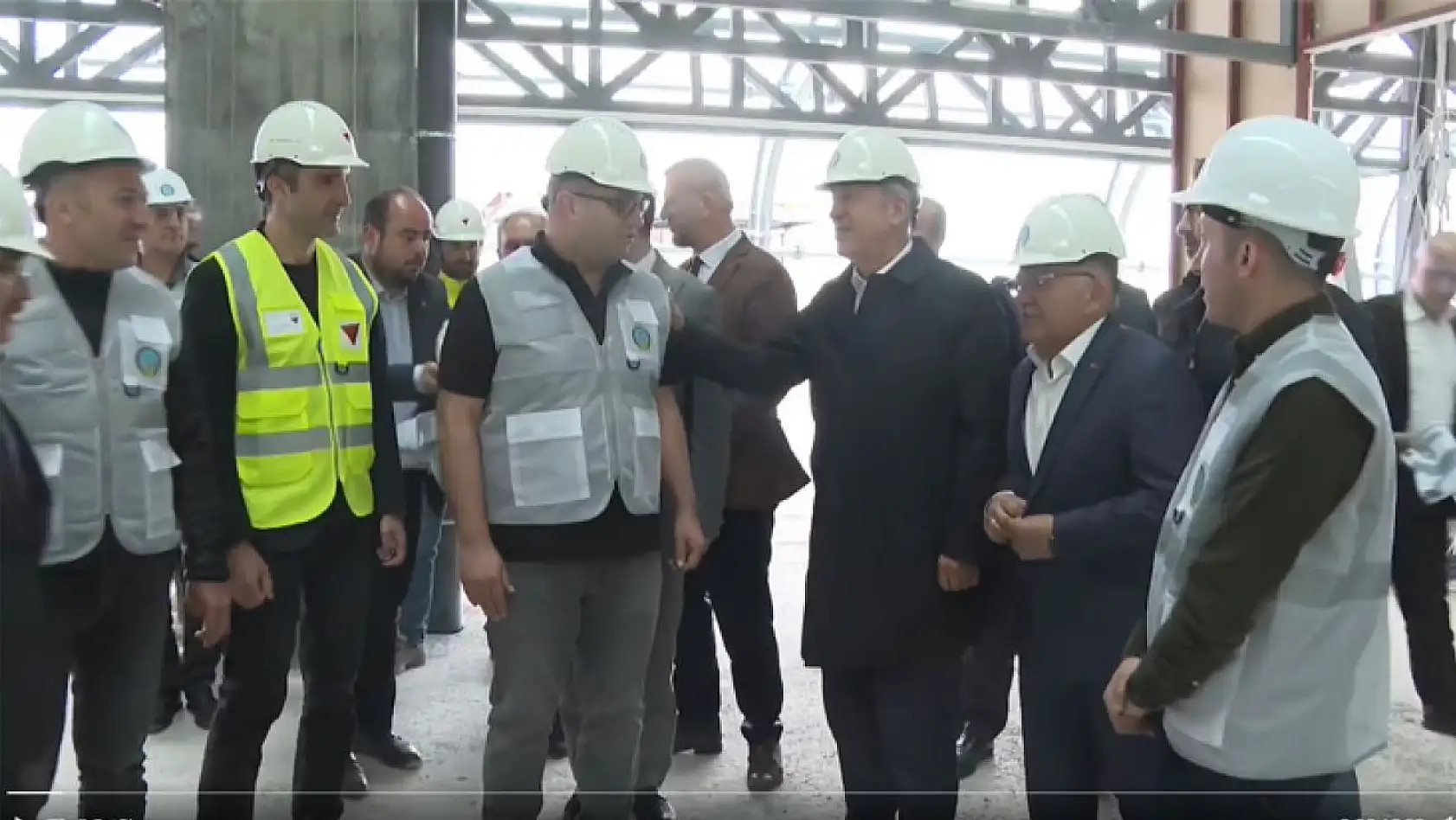 Bakan Akar, Kayseri Havalimanının yeni terminal binasını inceledi