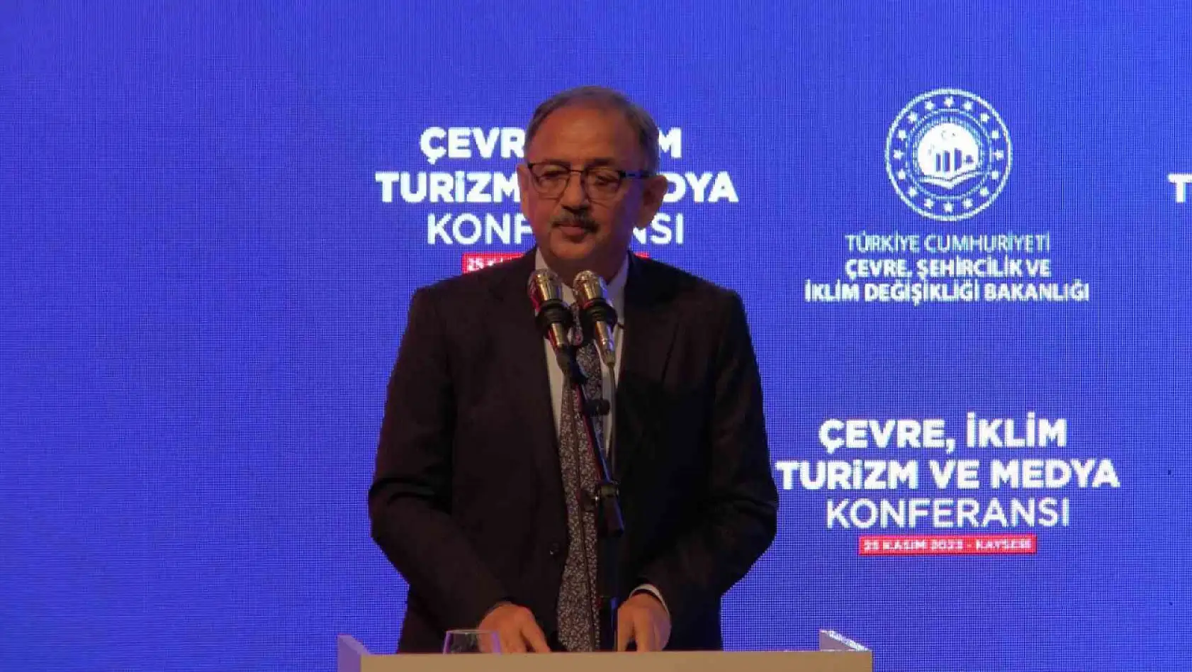 Bakan Özhaseki Kayseri'de konuştu: 'Şaşkınlık içinde izliyorum'