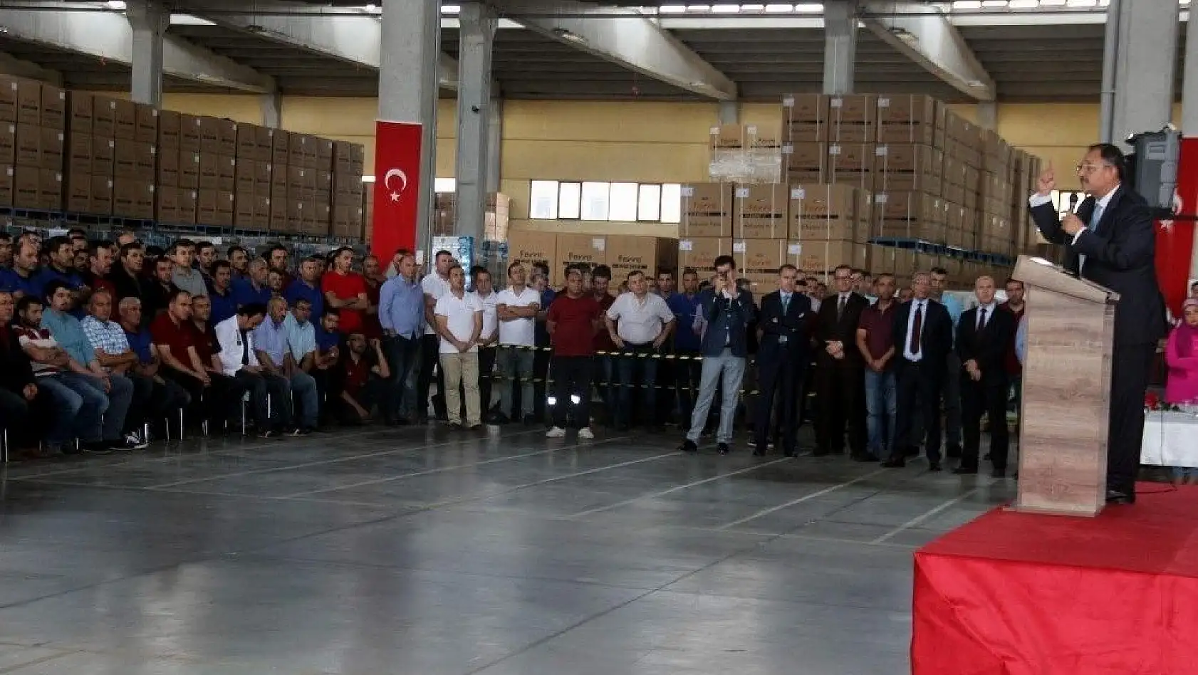 Bakan Özhaseki: 'Bunların istedikleri tek şey var. Türkiye'yi eski Türkiye'ye döndürmek'
