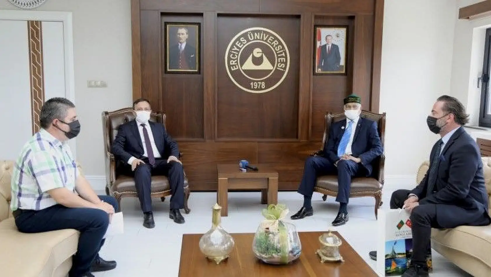 Bangladeş Ankara Büyükelçisi Mosud Mannan, ERÜ Rektörü Çalış'ı ziyaret etti