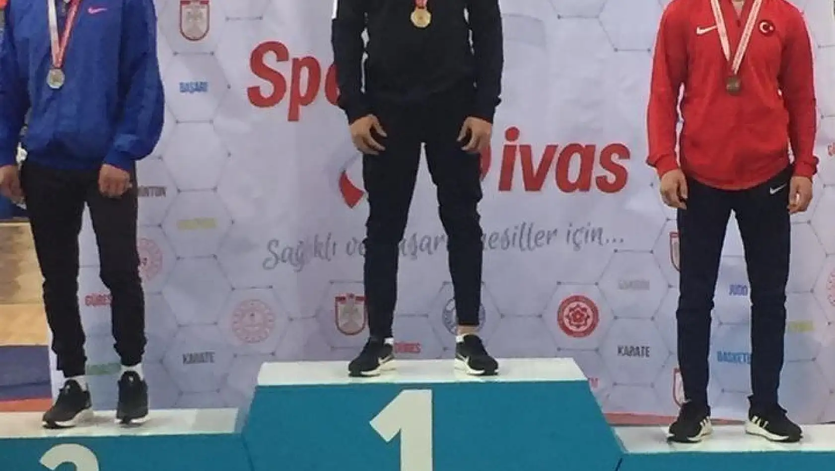 Barış Erbek Okullar arası Güreş'te Türkiye Şampiyonu Oldu
