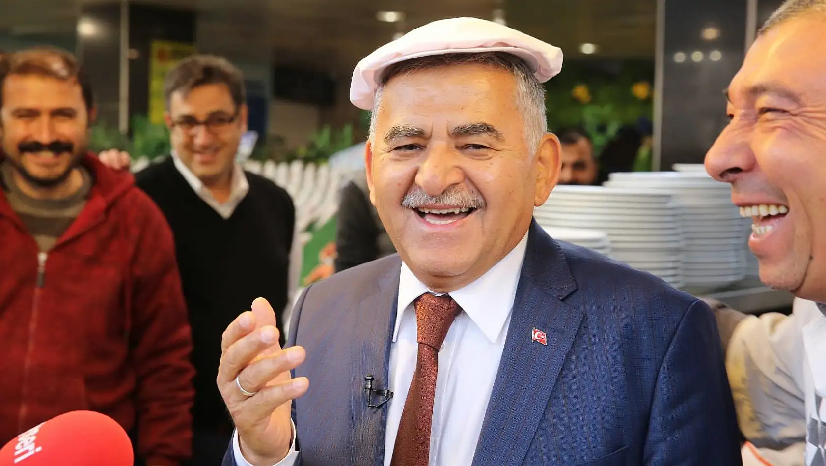  Büyükkılıç 'Yılın Büyükşehir Belediye Başkanı' seçildi