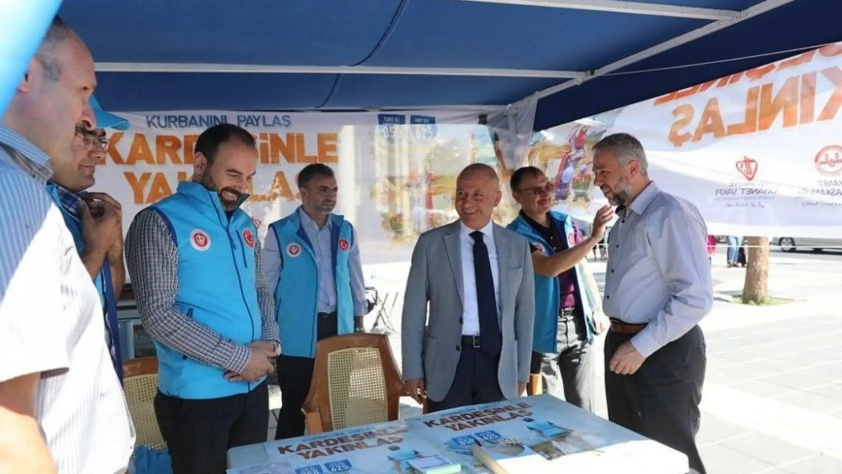 Başkan Çolakbayrakdar, Türkiye Diyanet Vakfı standında
