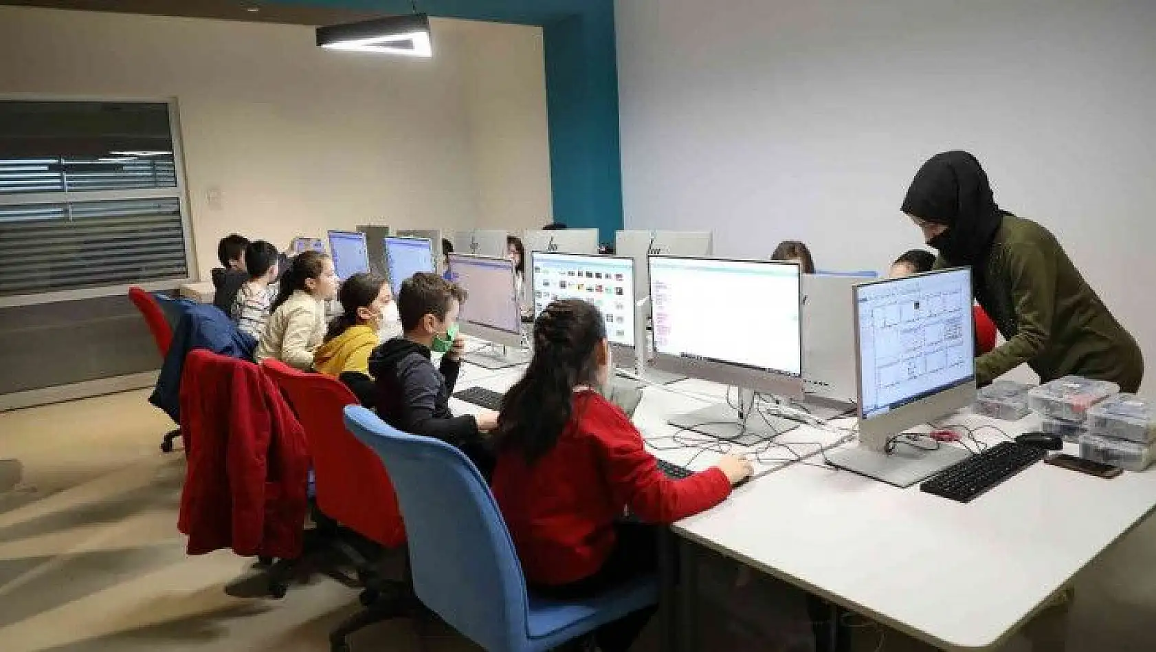 Palancıoğlu: 'Çocuklar, robotik kodlama eğitimi ile beceri kazanıyor'