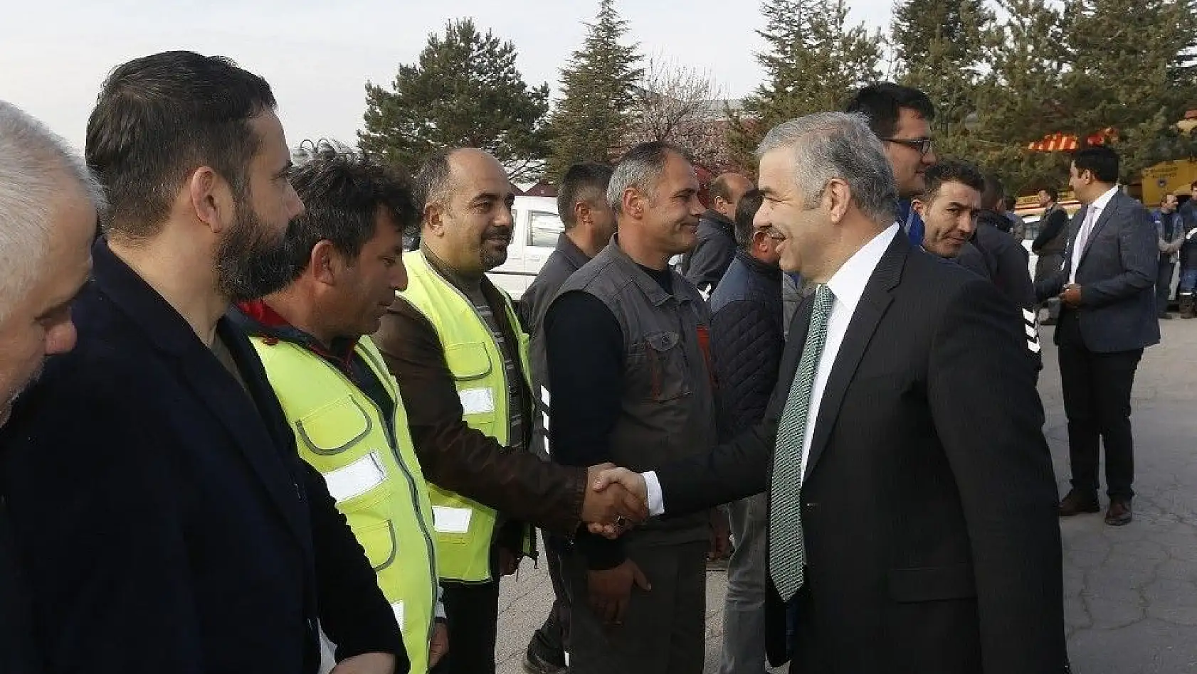 Başkan Mustafa Çelik, kurum içi veda ziyaretlerini Makine İkmal Atölyesi ile sürdürdü