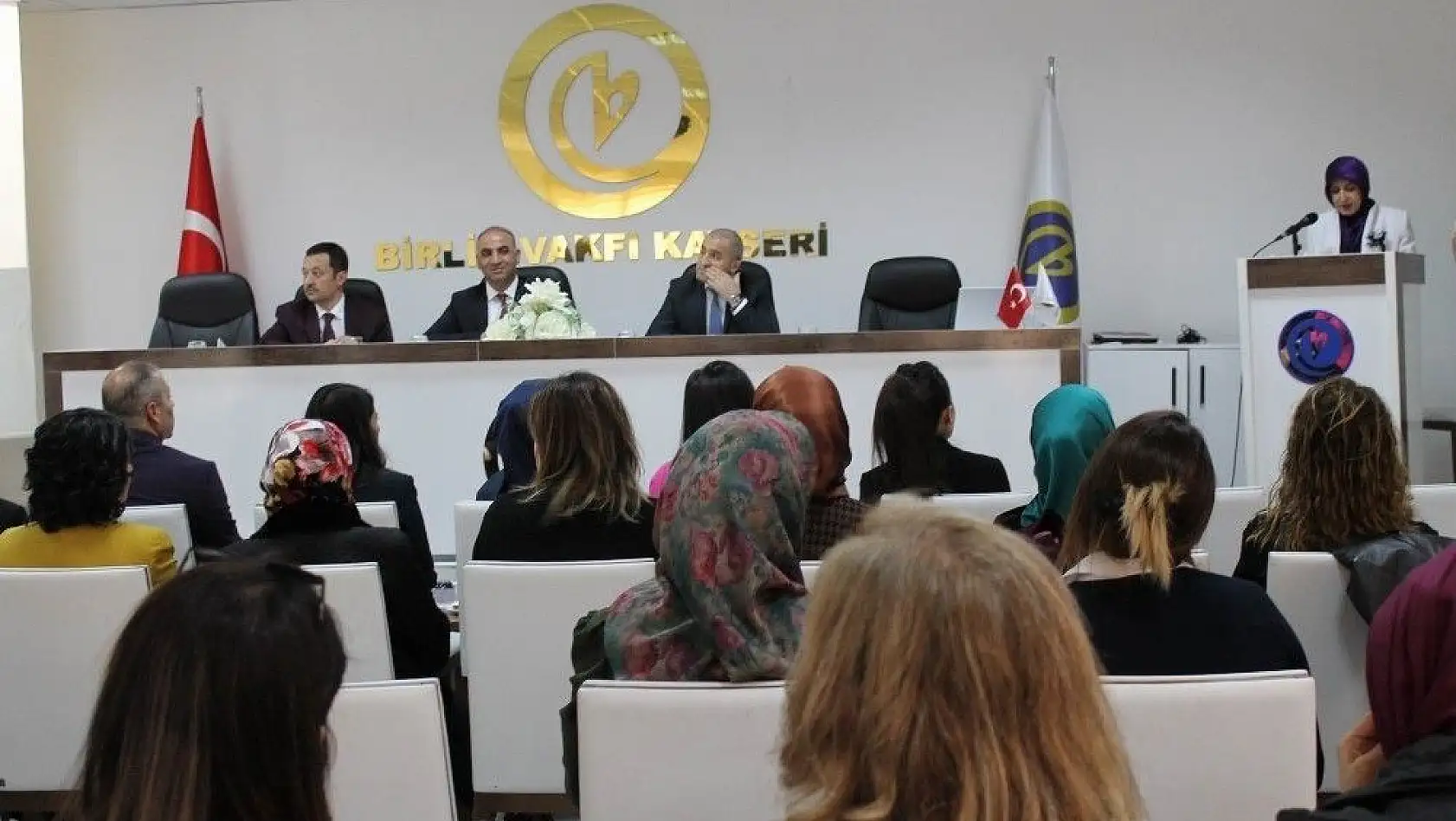 Birlik Vakfı Başkanı Adıgüzel: Kadınlar Günü 8 Mart ile sınırlı kalmamalı