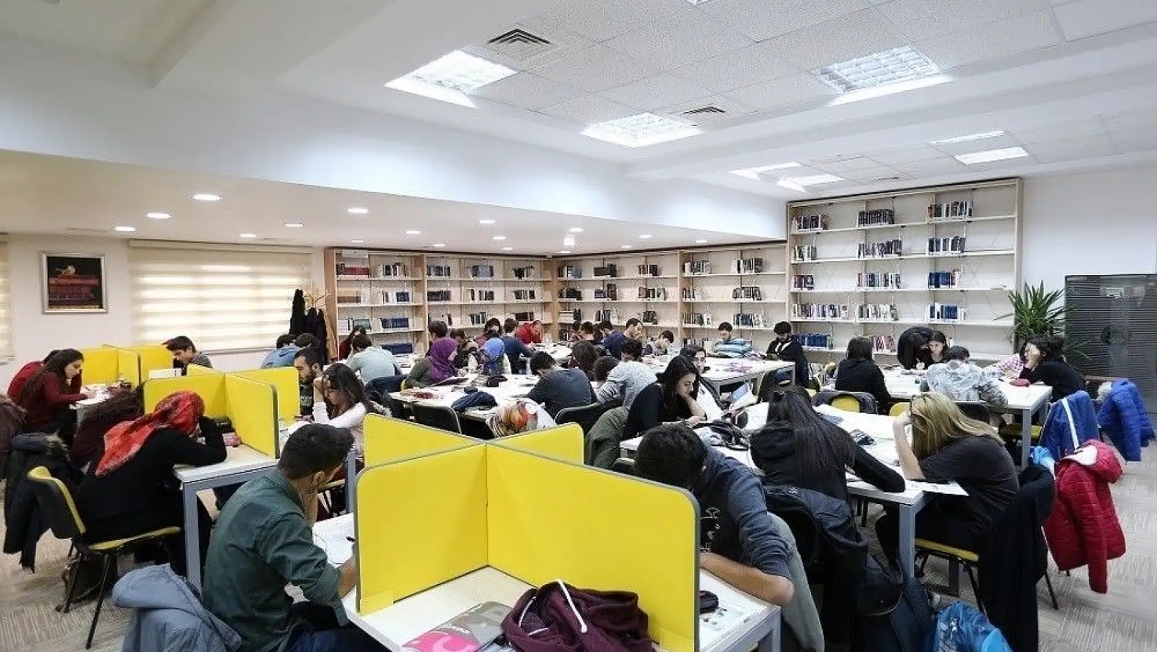 Büyükşehir'in kütüphane hizmeti takdir topluyor