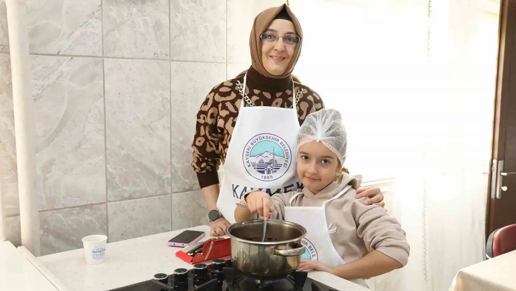 'Anne-Çocuk Mozaik Pasta Yapımı'