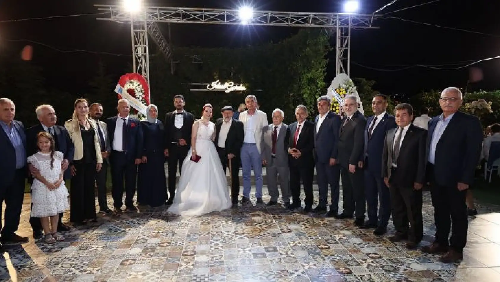 Çalıksoy oğlunu evlendirdi! Düğüne İzmir Marşı damgası!