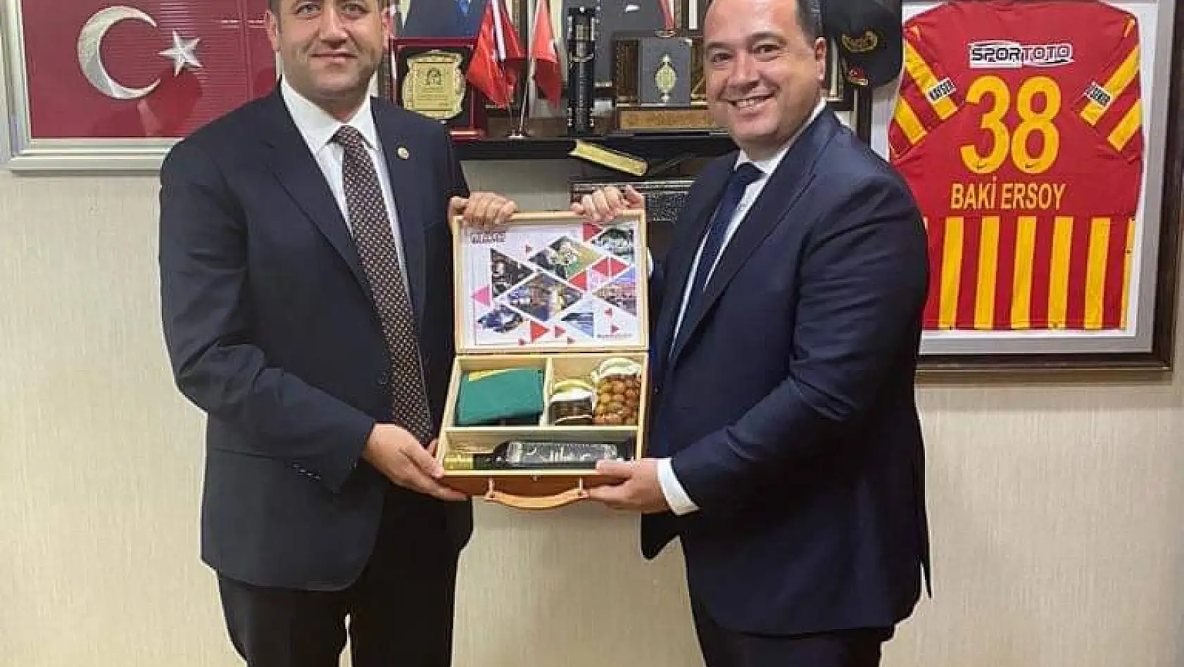 CHP`li Başkandan, MHP Milletvekili Ersoy'a Akhisar`a yatırım teşekkürü