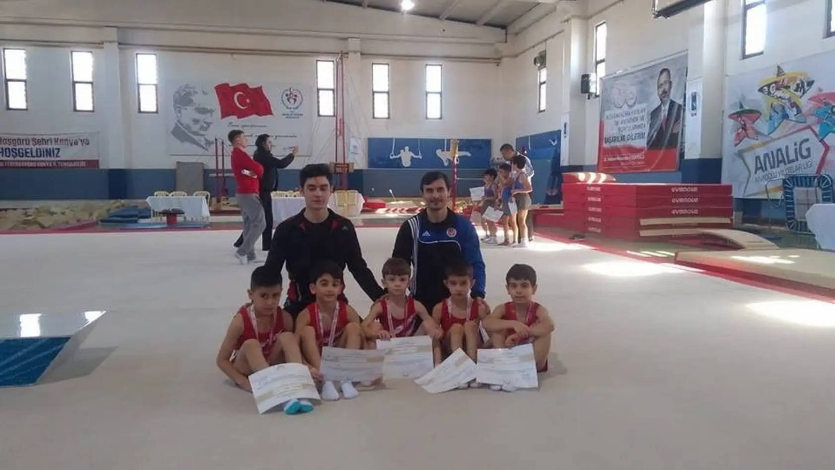 Cimnastik Takımları Analig'de Yarı Finale Yükseldi