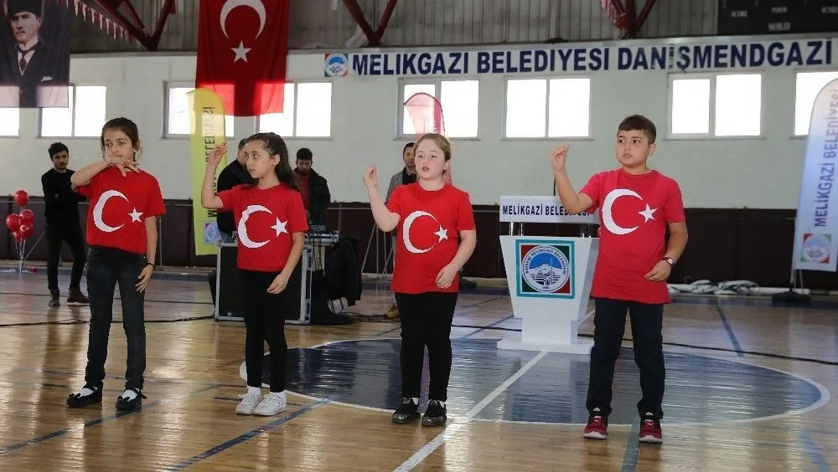 Çocuk Meclisi 29 Ekim Cumhuriyet Bayramını kutladı

