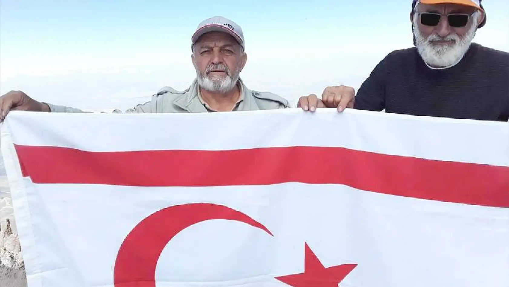 Dağcılar Kıbrıs Barış Harekatı Yıl Dönümünde Erciyes'e Tırmandı