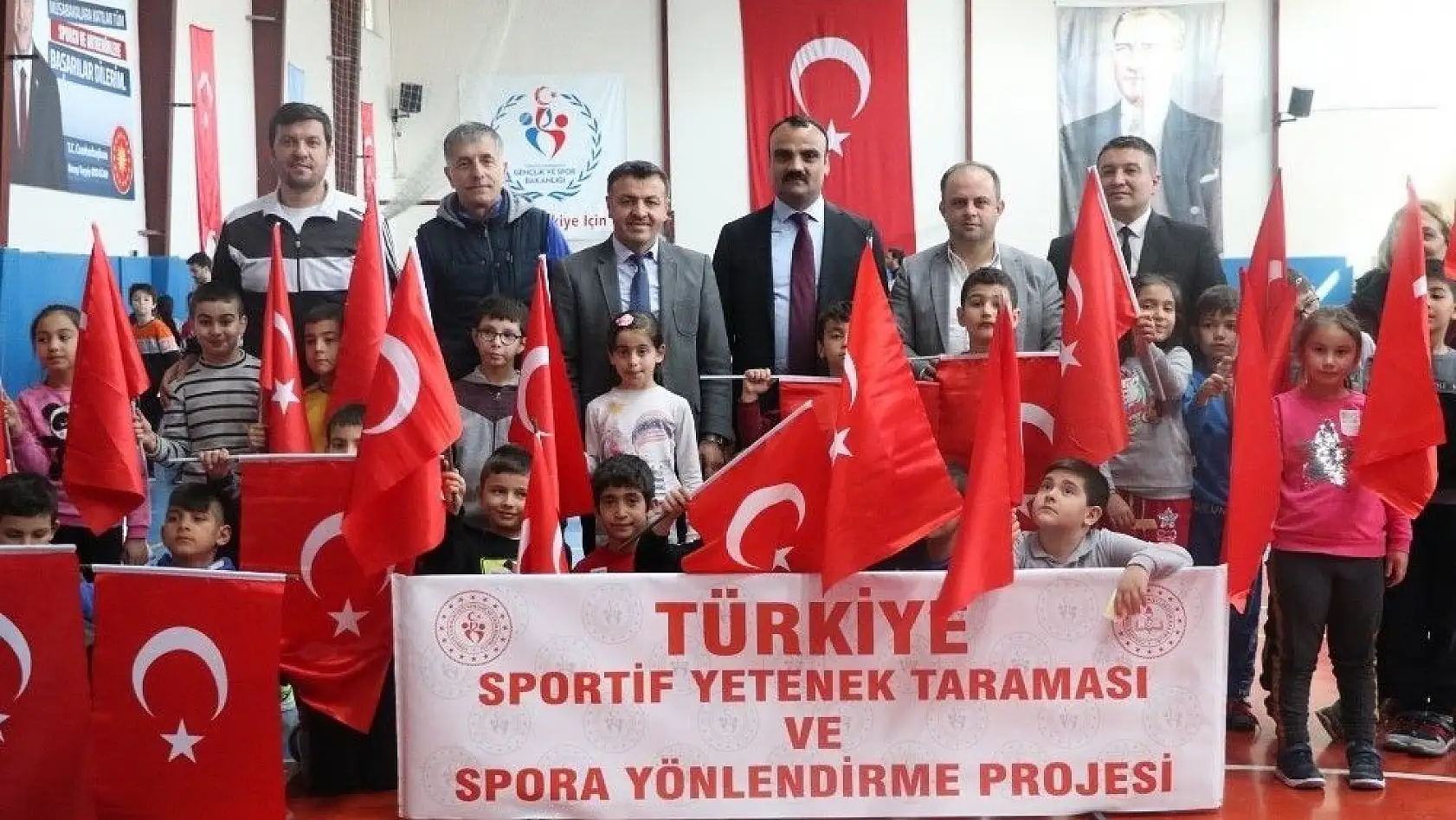 Develili öğrencilerden Mehmetçiğe destek