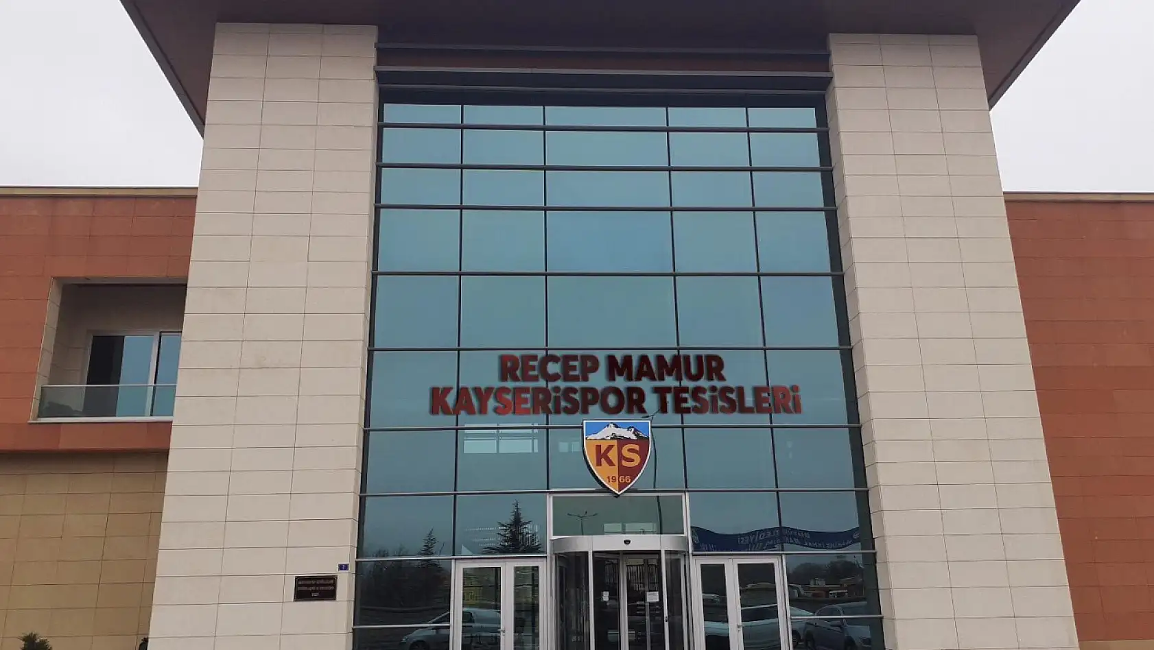 Dikkat! Vergi Dairesi, ilanla Kayserisporlu eski futbolcuyu arıyor!