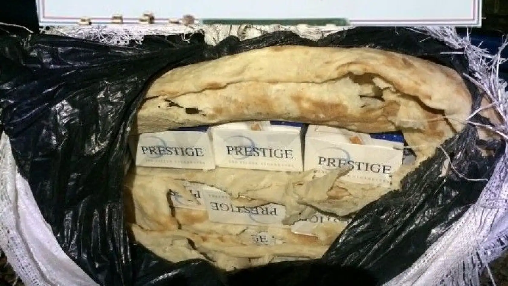 Ekmek arasında 500 paket kaçak sigara ele geçirildi