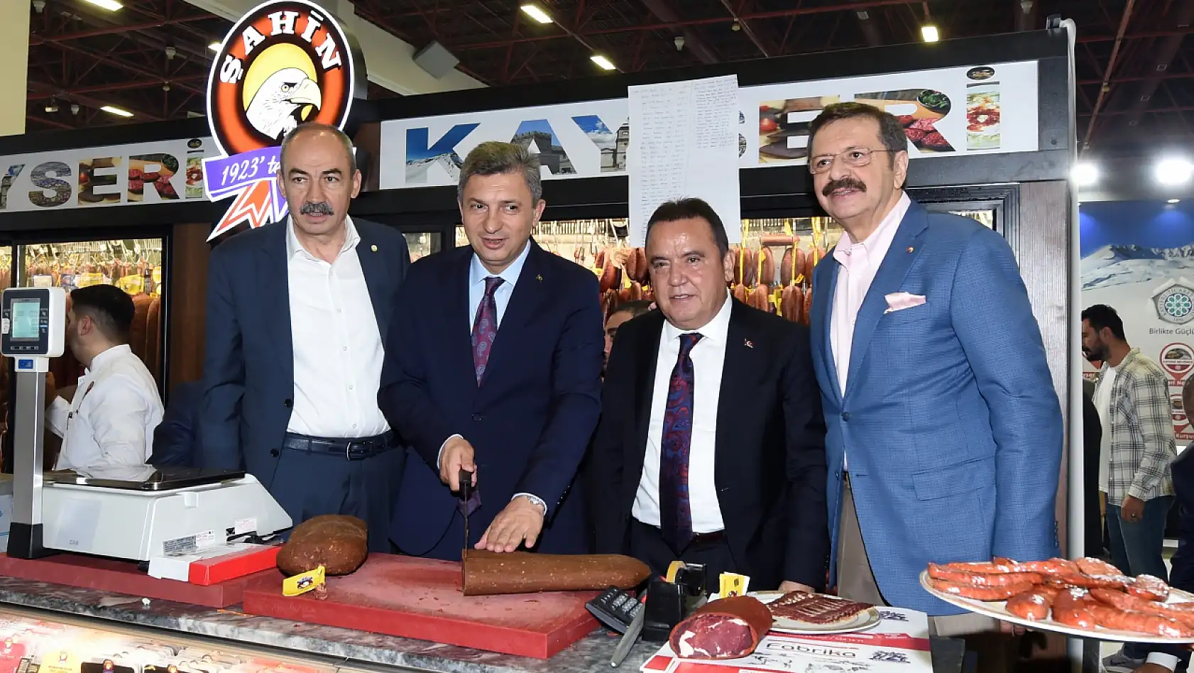 Kayseri'nin lezzetleri Antalya'da göz doldurdu