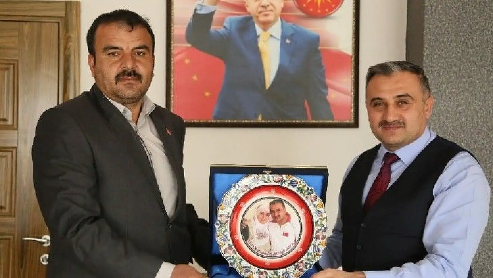 Epçe Mahallesi muhtarından Başkan Mehmet Cabbar'a teşekkür ziyareti