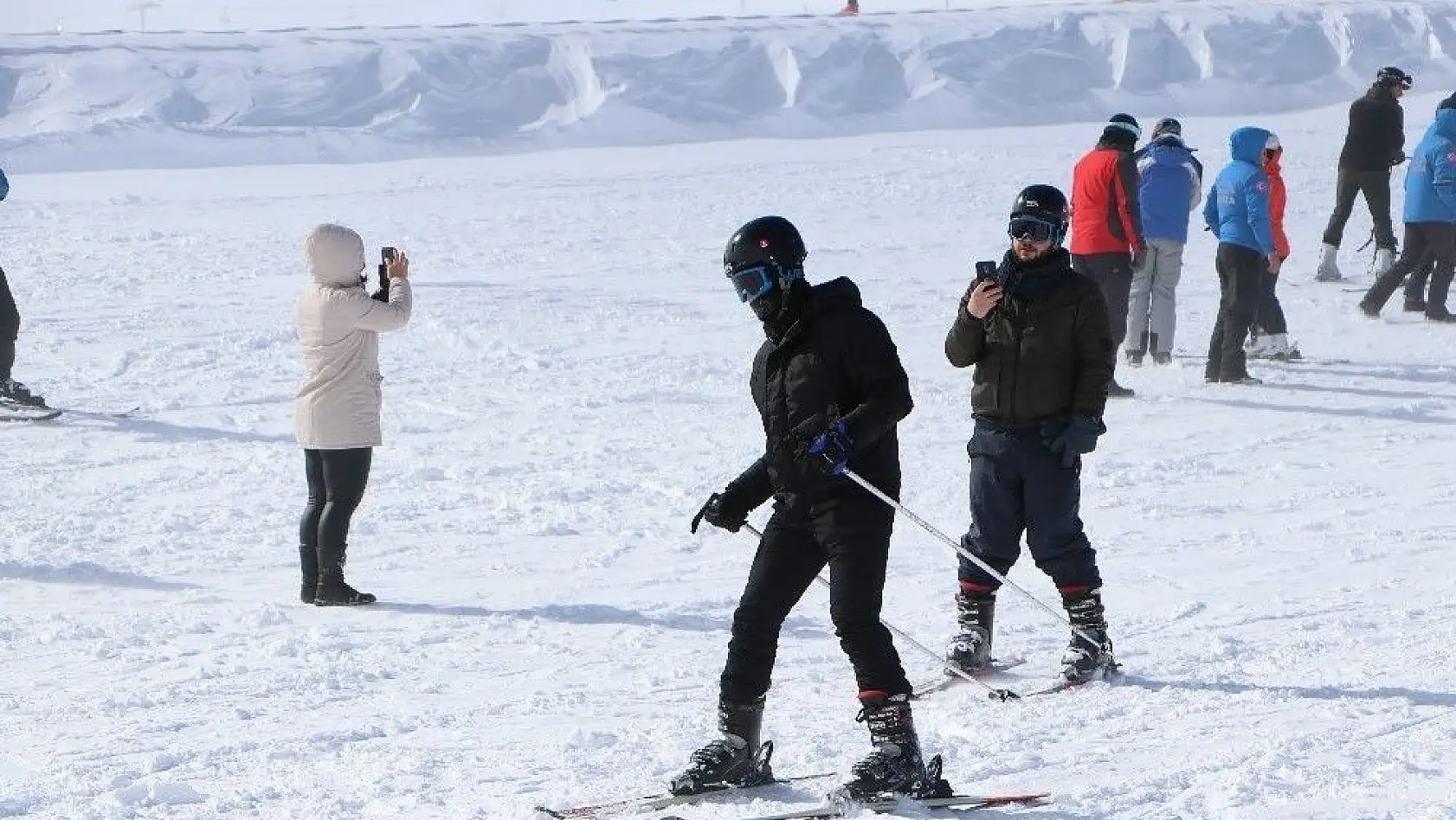 Erciyes'te kar kalınlığı 90 santimetreye ulaştı