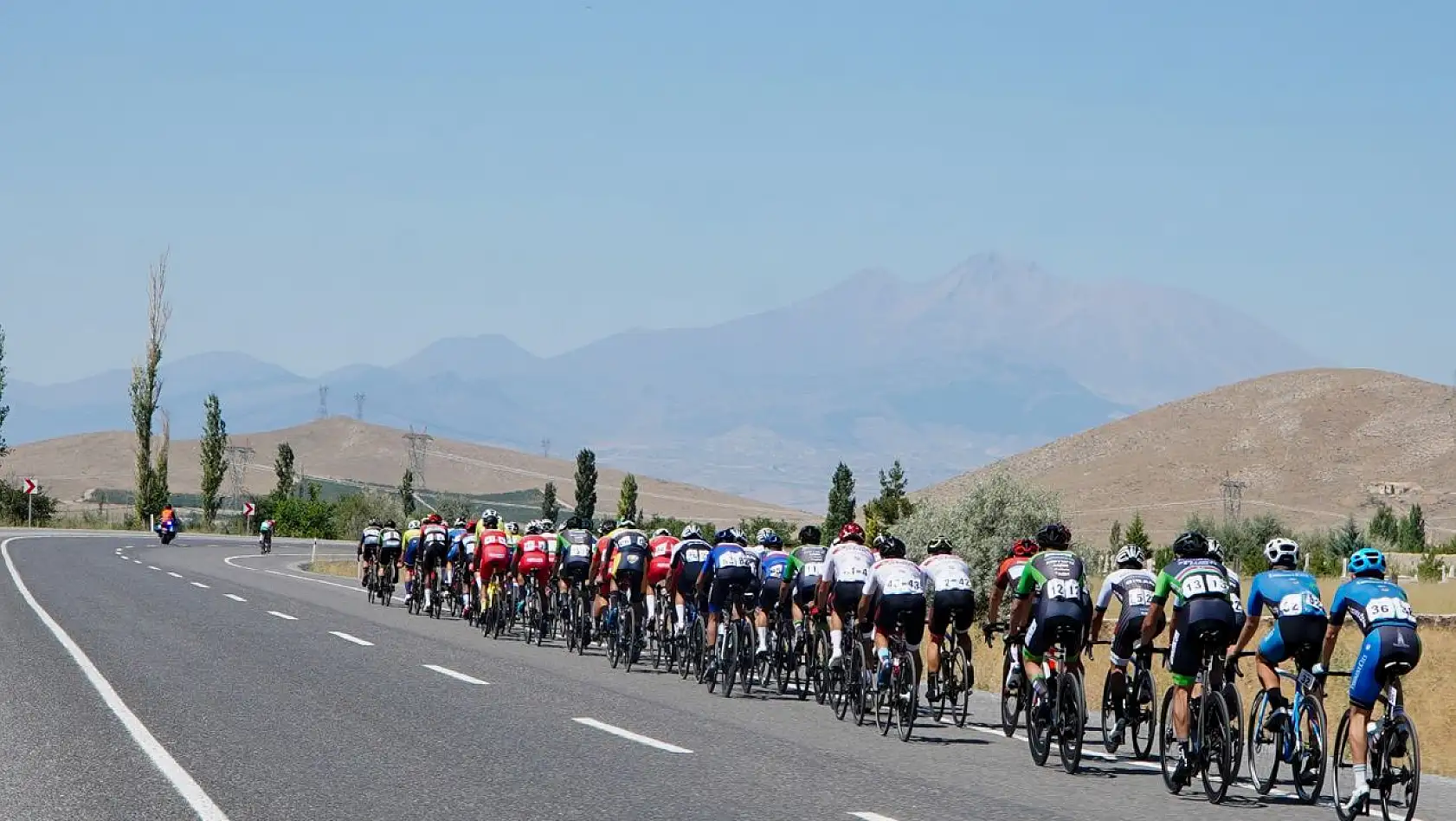 Erciyes'te Uluslararası Bisiklet Yarışları devam ediyor