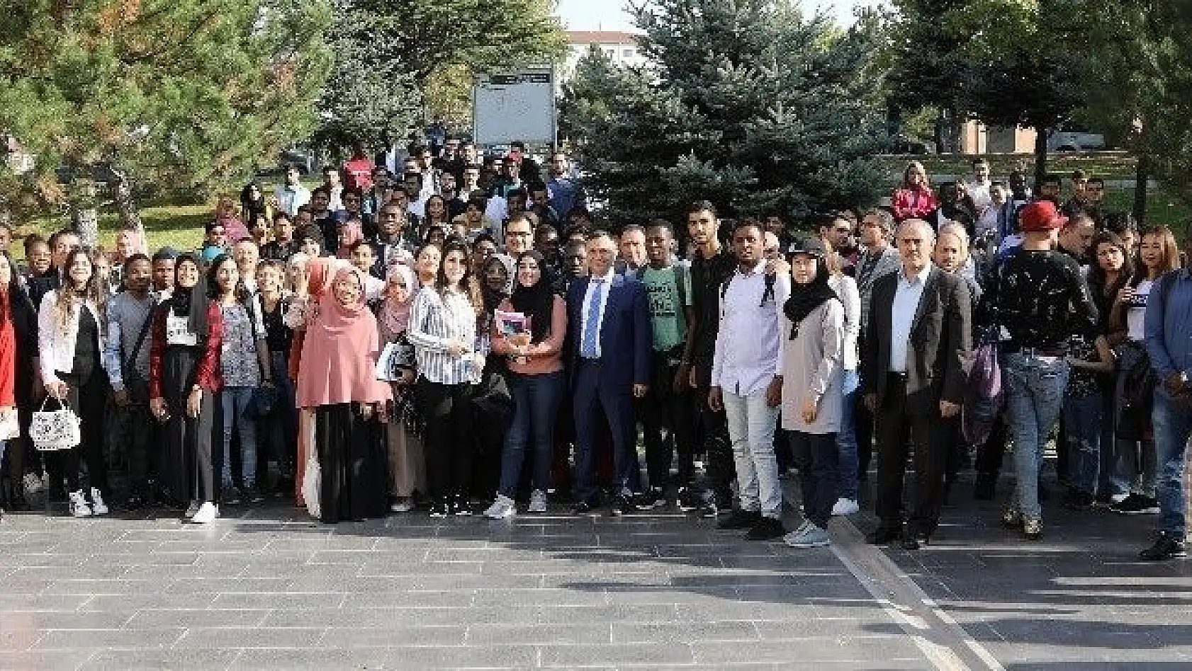 ERÜ'de Uluslararası Öğrenciler Tanışma ve Bilgilendirme Toplantısı Düzenlendi
