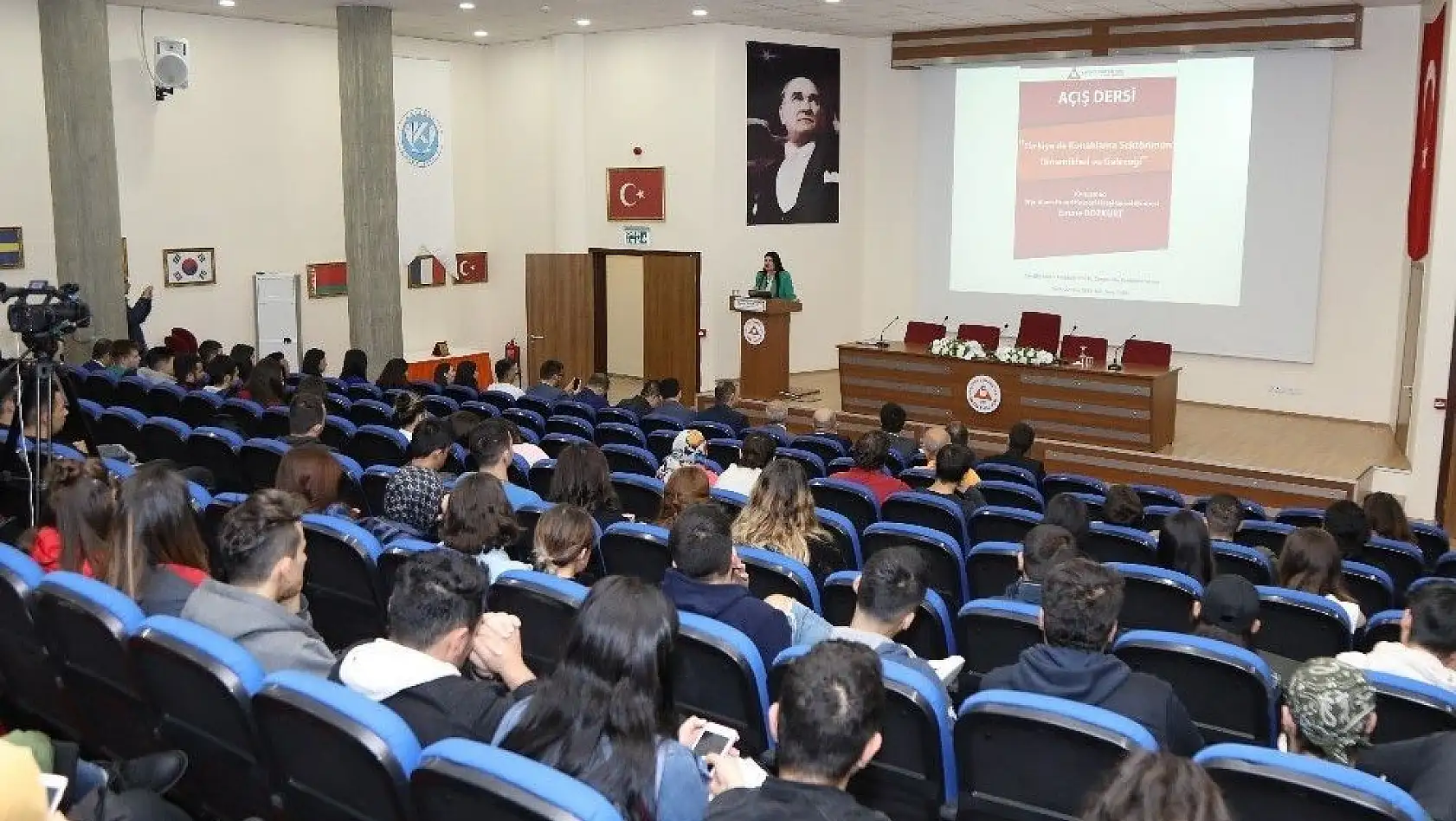 ERÜ Turizm Fakültesi'nde 'Türkiye'de Konaklama Sektörünün Dinamikleri ve Geleceği' Konulu Açış Dersi Düzenlendi
