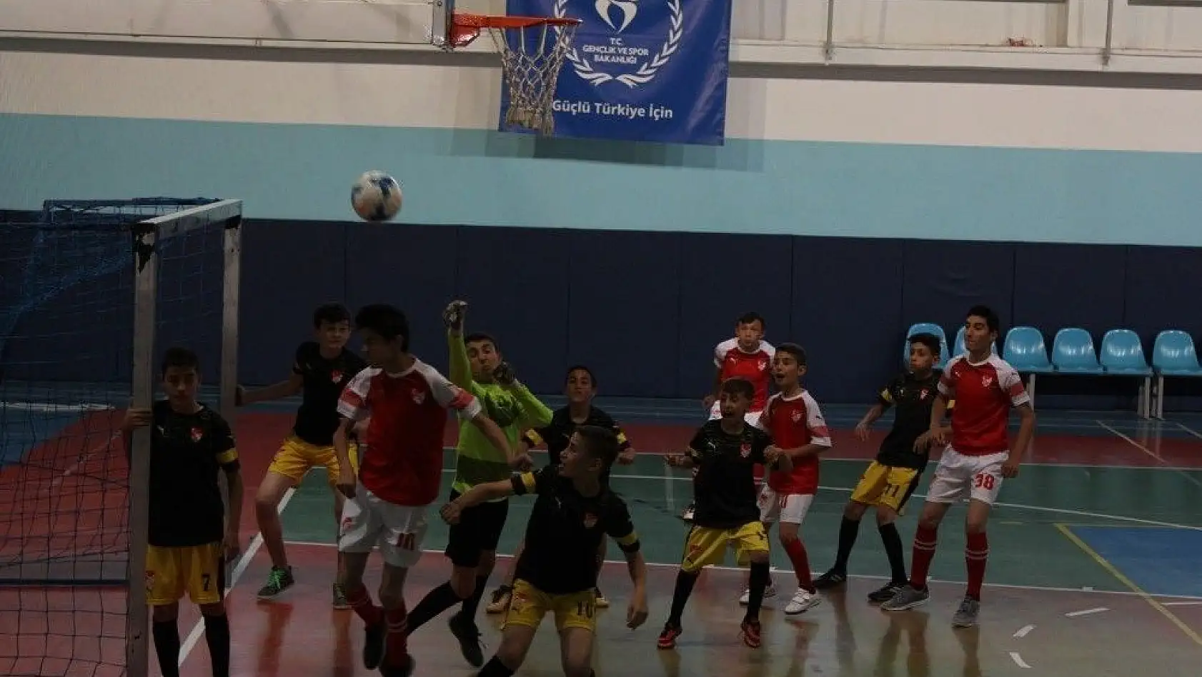 Futsal heyecanı başladı
