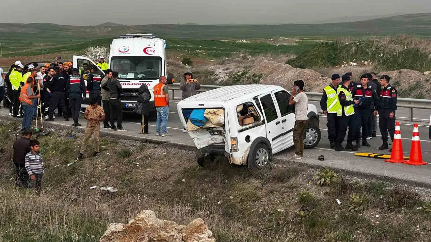 Sivas'ta feci kaza: 10 yaralı