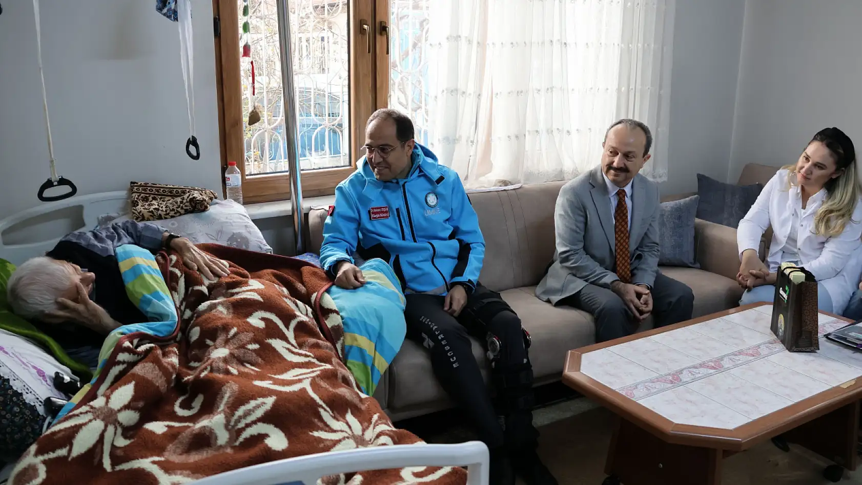 İl Sağlık Müdürü Erşan'dan hastalara ziyaret