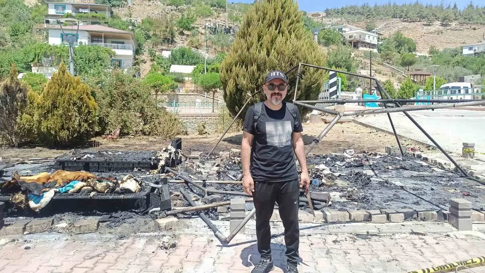 Kahramanmaraş'ta bir esnafın önce iş yeri yağmalandı, sonra çadırı yakıldı