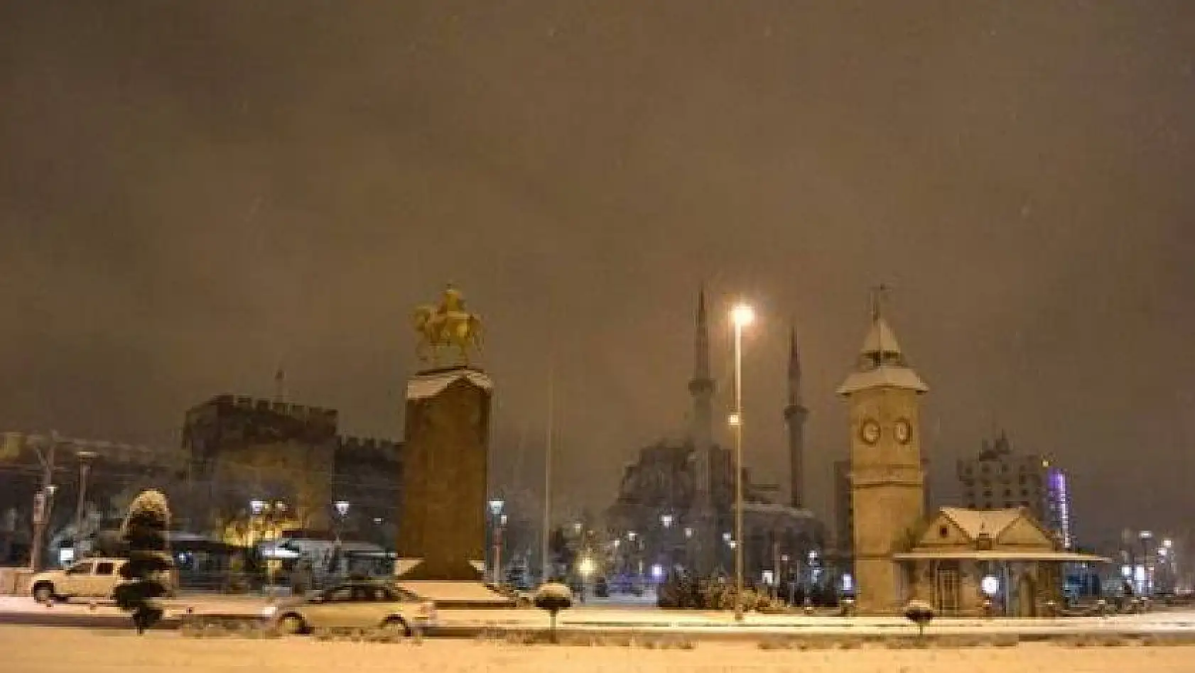 Kar yağışı Kayseri'de etkili oldu