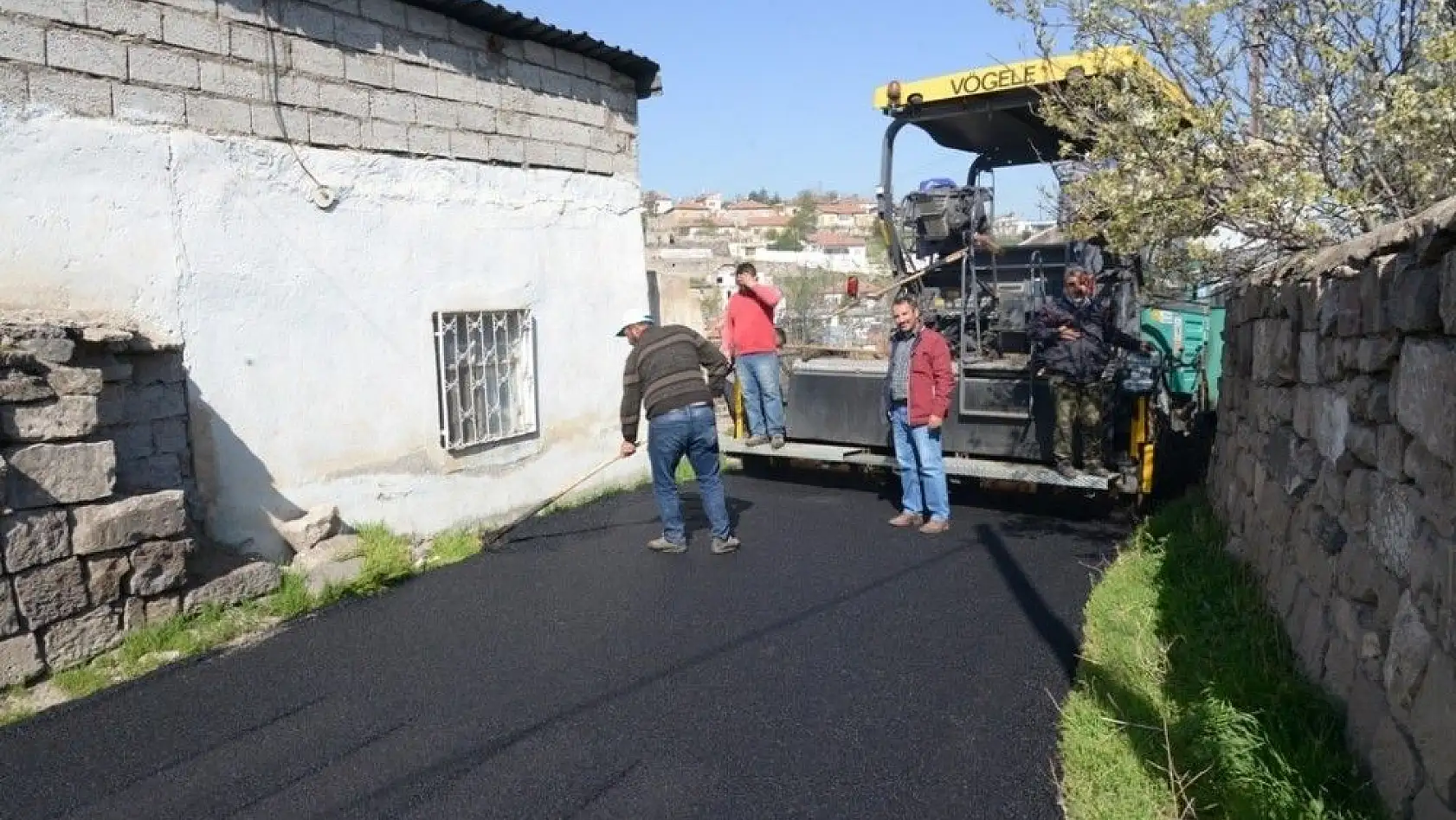 Karacaoğlu Mahallesi'nde asfalt çalışmaları başladı

