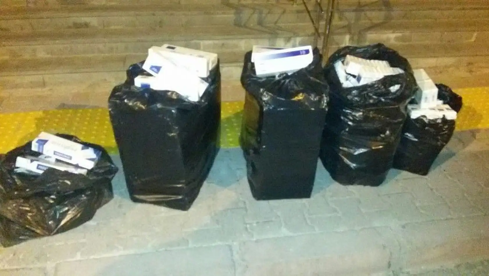 Kayseri'de 15 bin paket gümrük kaçağı sigara ele geçirildi
