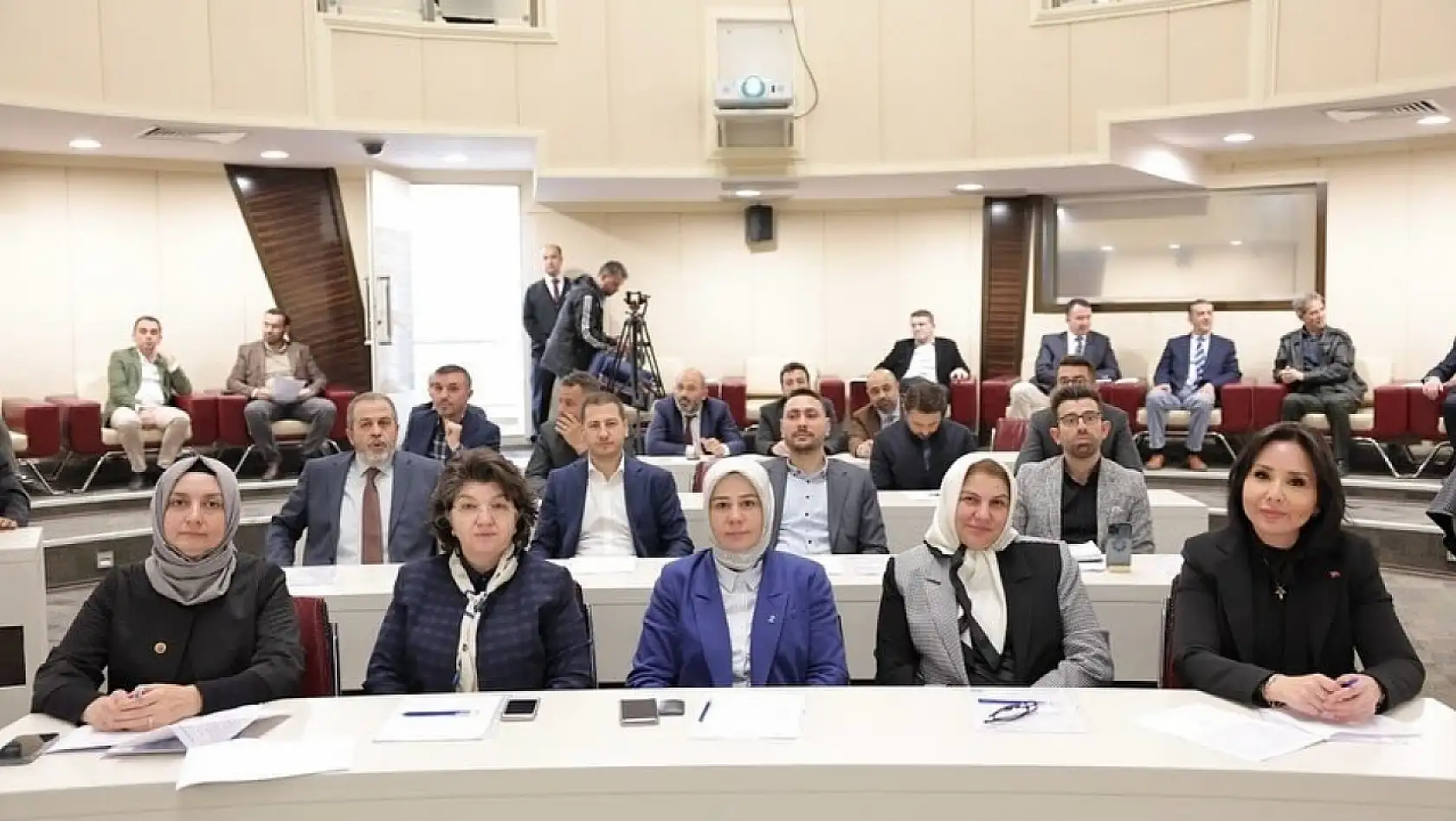 Kayseri'de en çok kadın üyenin olduğu meclis oluştu!
