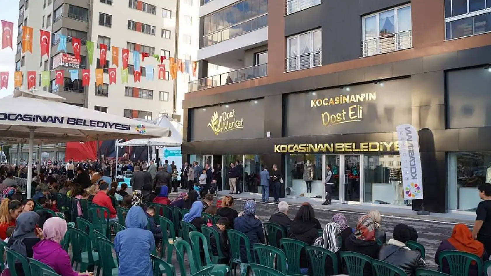 Kayseri'de 'her şeyin bedava olduğu' market açıldı