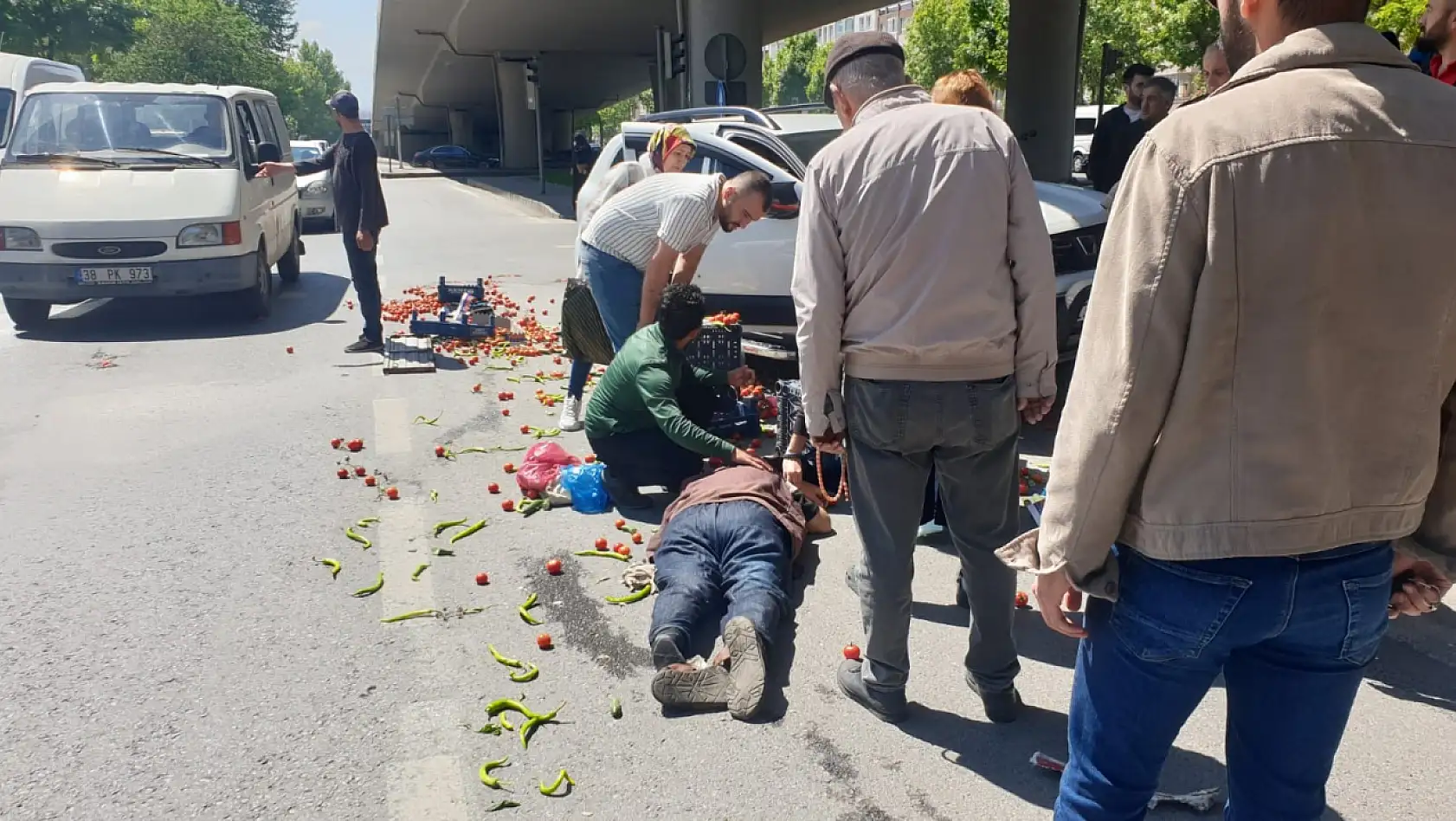 Kayseri'de korkunç kaza: Sürücü yola fırladı