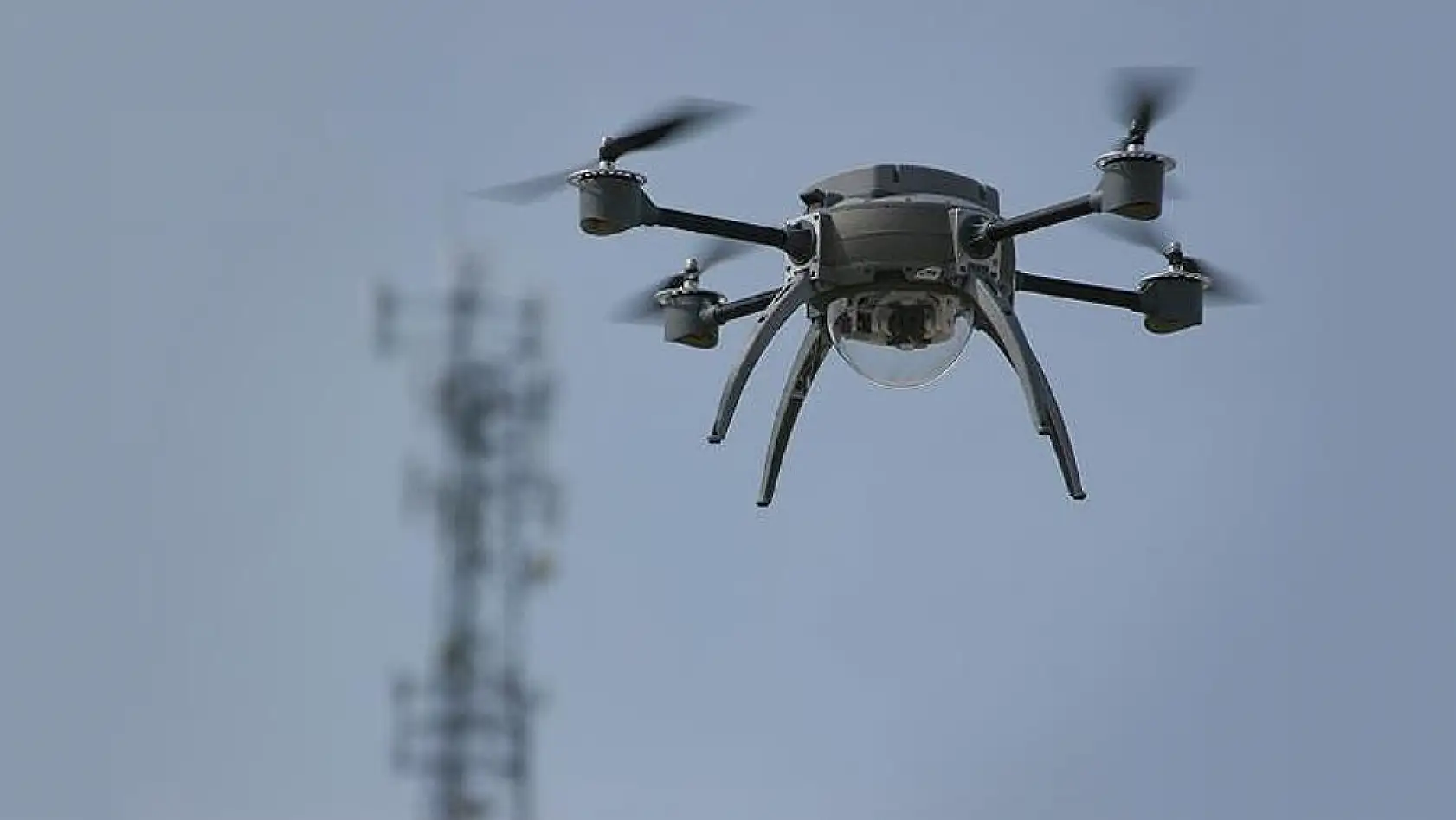 Kayseri'de park ve bahçeler dronla ilaçlanıyor
