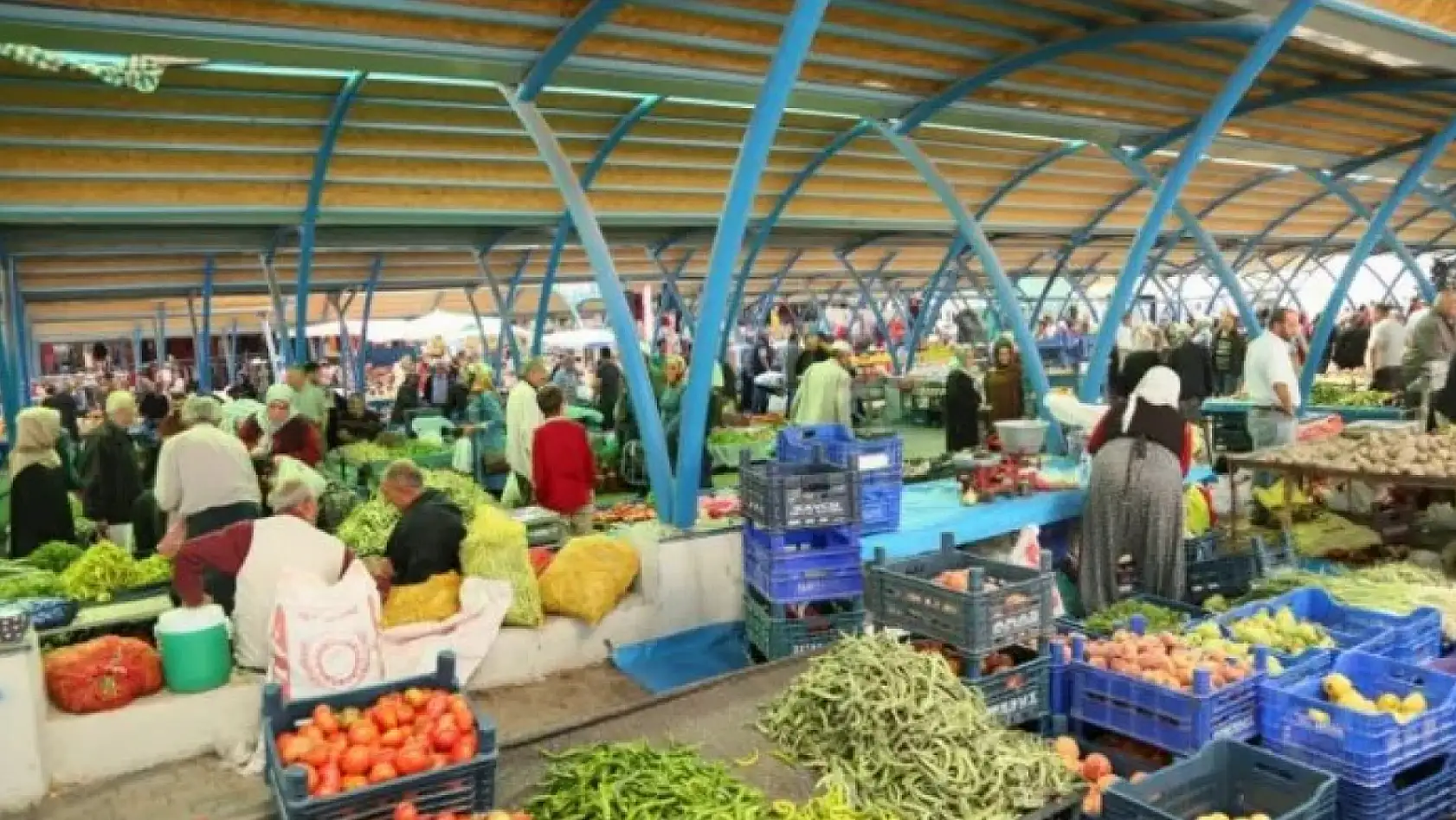 Kayseri'de salı günü kurulan semt pazarları