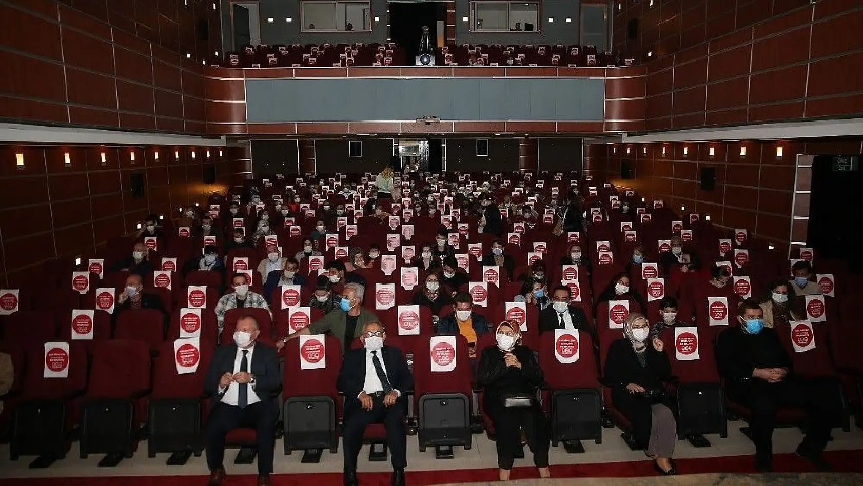 Kayseri Devlet Tiyatrosu 'Perde' dedi