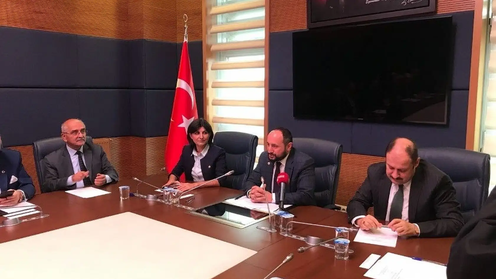 Kayseri Milletvekili Karayel Türkiye-AB Karma Parlamento Komisyonu başkanı seçildi
