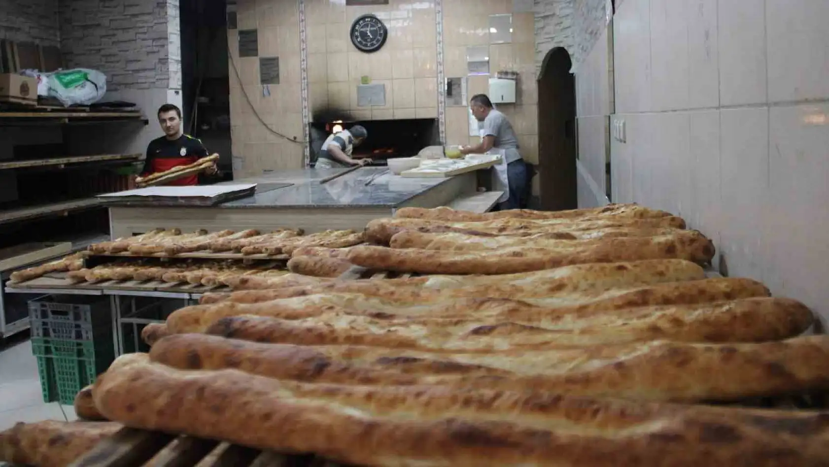 Filistin için ekmeği 5 tl den satıyor