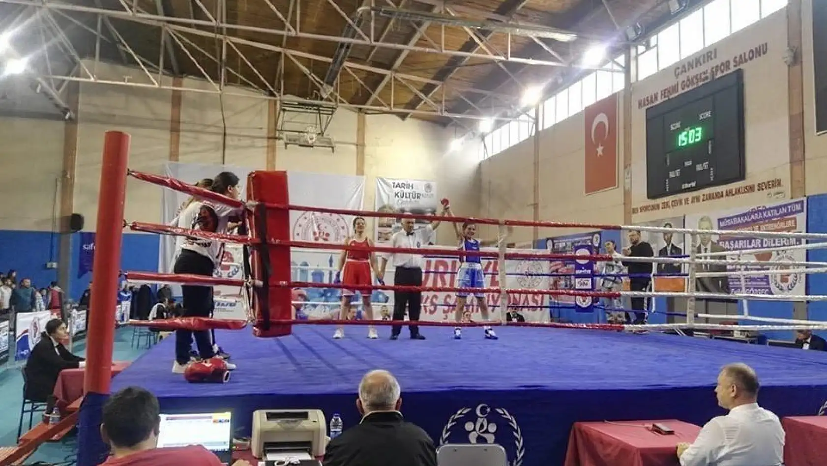 Kayserili kadın boksörler, Çankırı'dan madalya ile döndü
