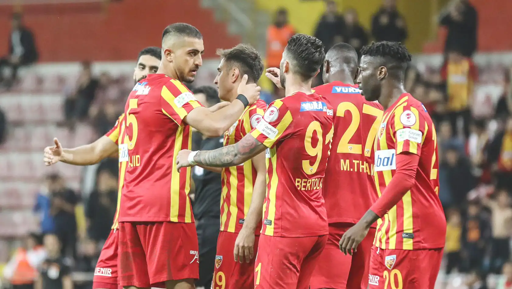 Kayserispor, Kasımpaşa maçı için İstanbul'a gitti