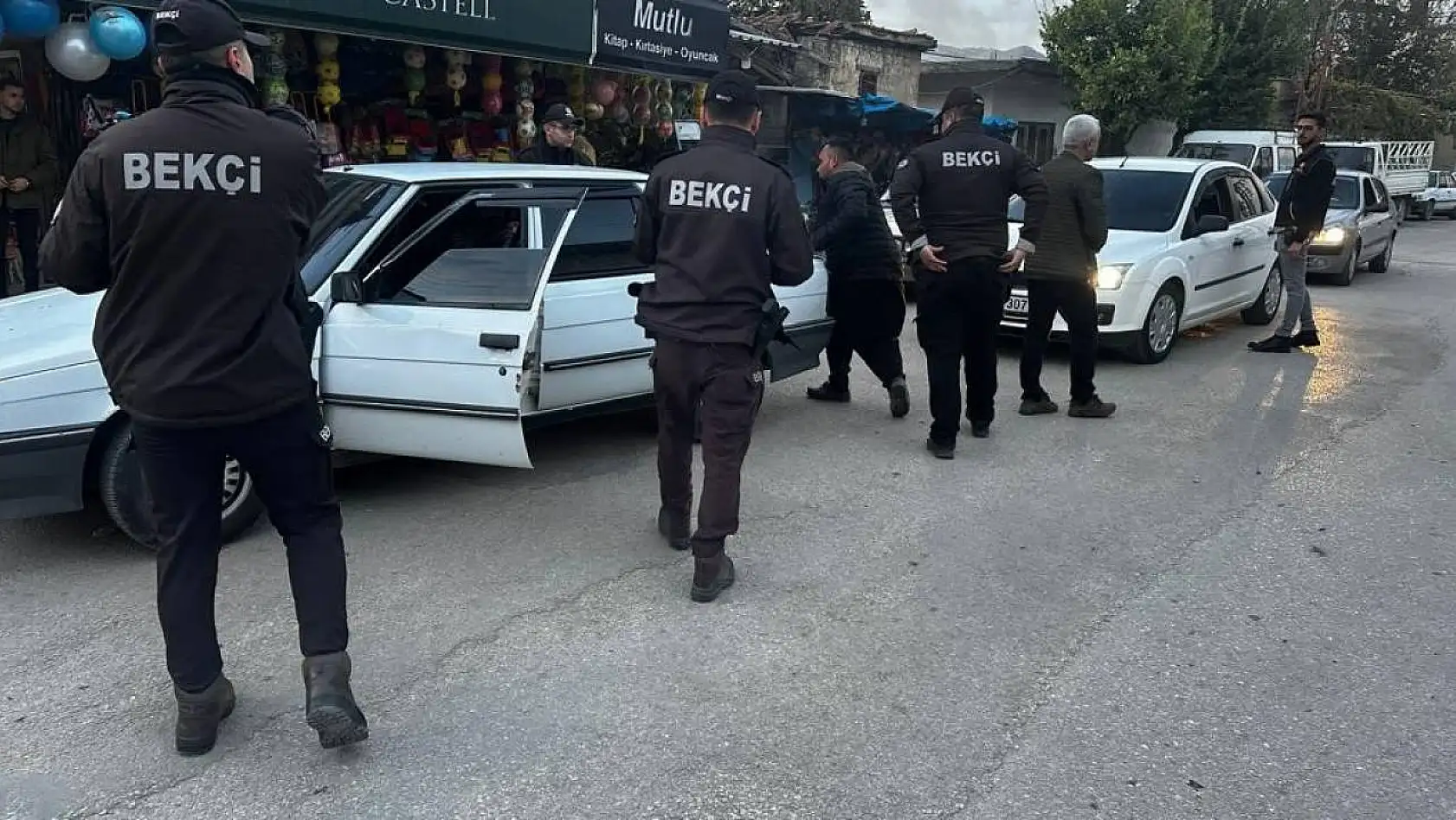 Kozan'da kesinleşmiş hapis cezası bulunan 12 kişi yakalandı