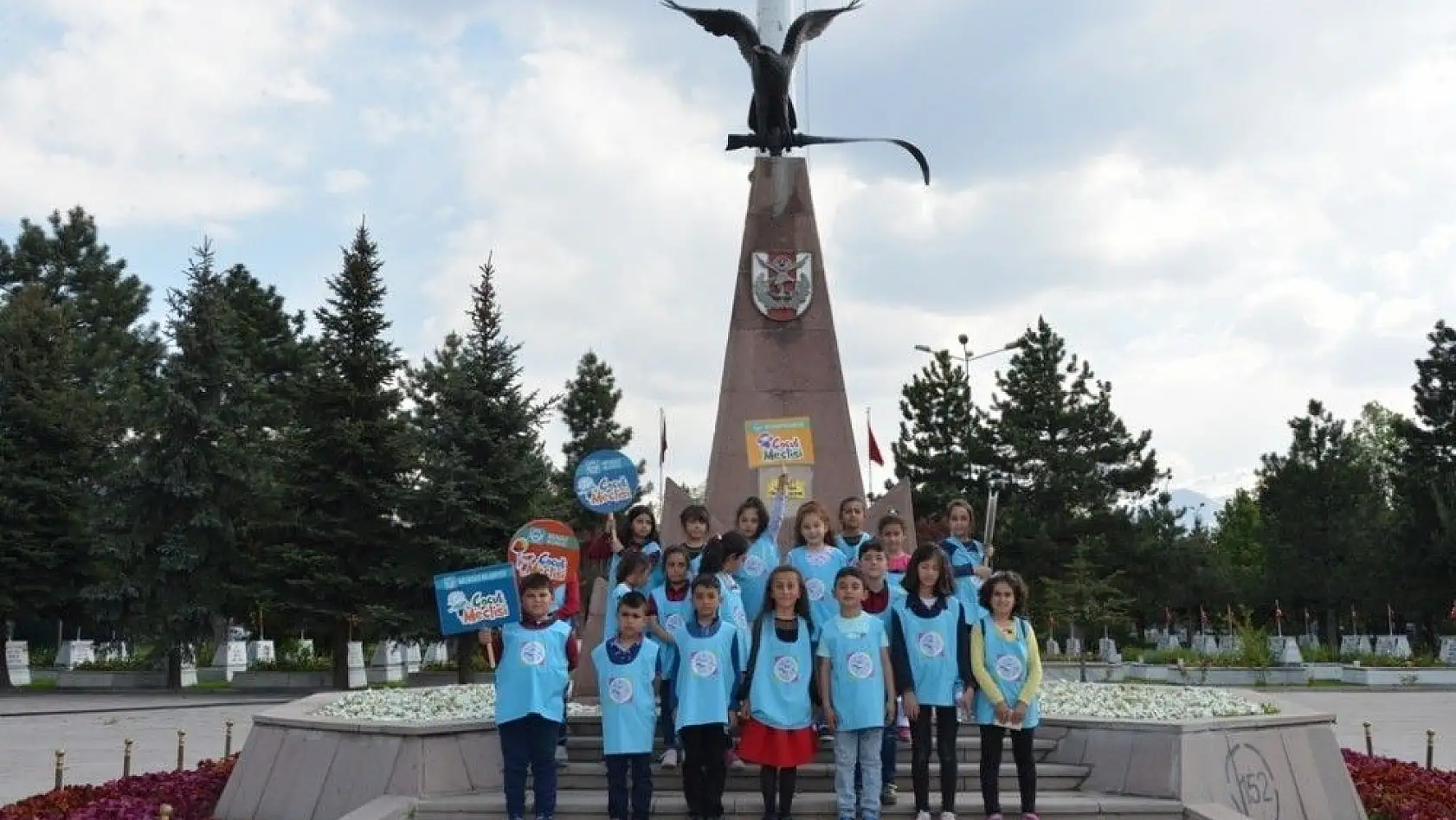 Melikgazi Belediyesi Çocuk Meclisi'nden şehitlik ziyareti

