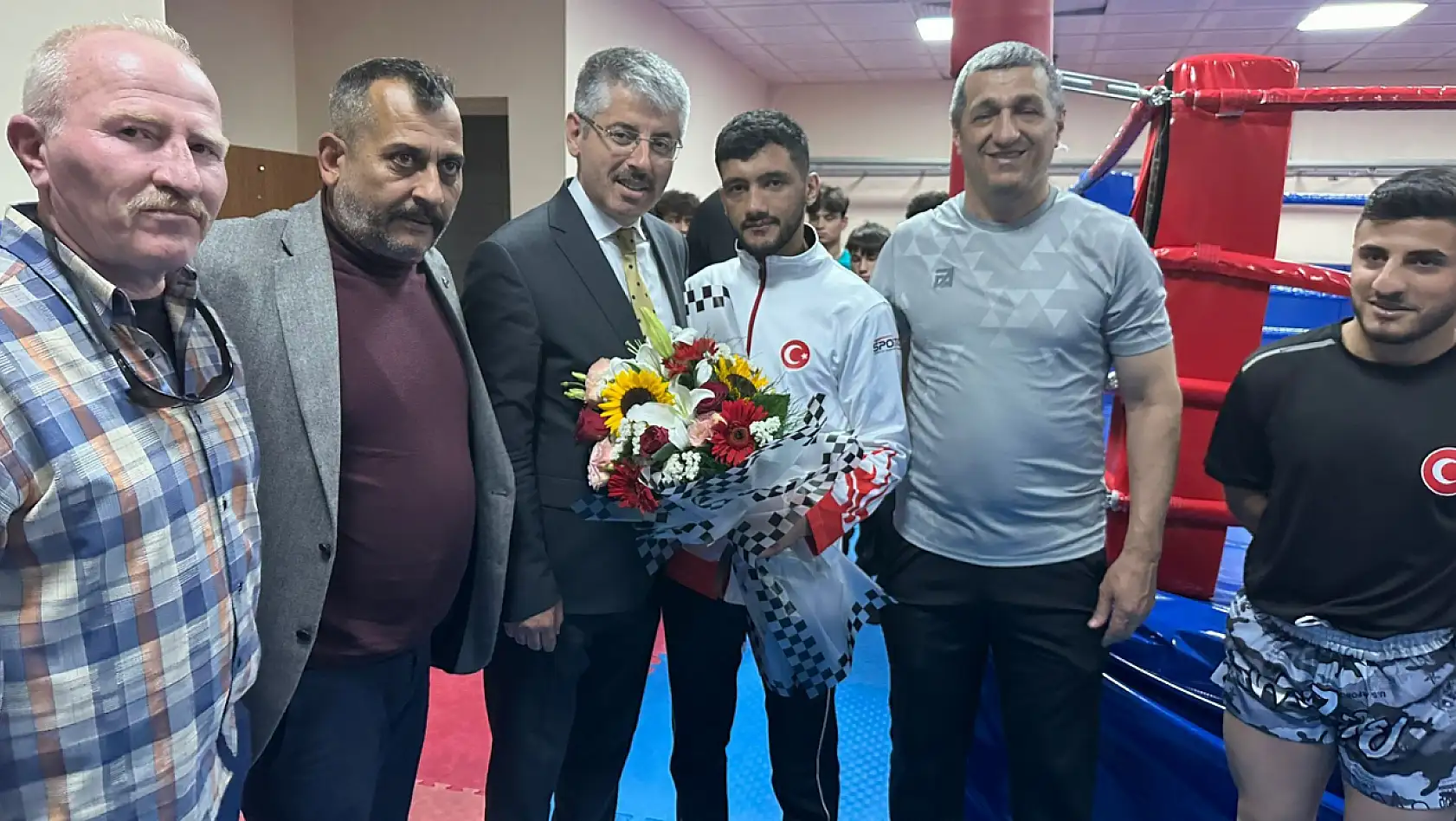 Milletvekili Çopuroğlu'dan şampiyonalara ziyaret