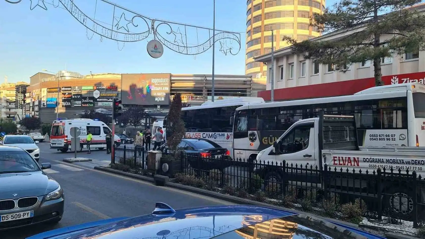 Nevşehir'de freni patlayan halk otobüsü önündeki halk otobüsüne çarptı: 9 yaralı
