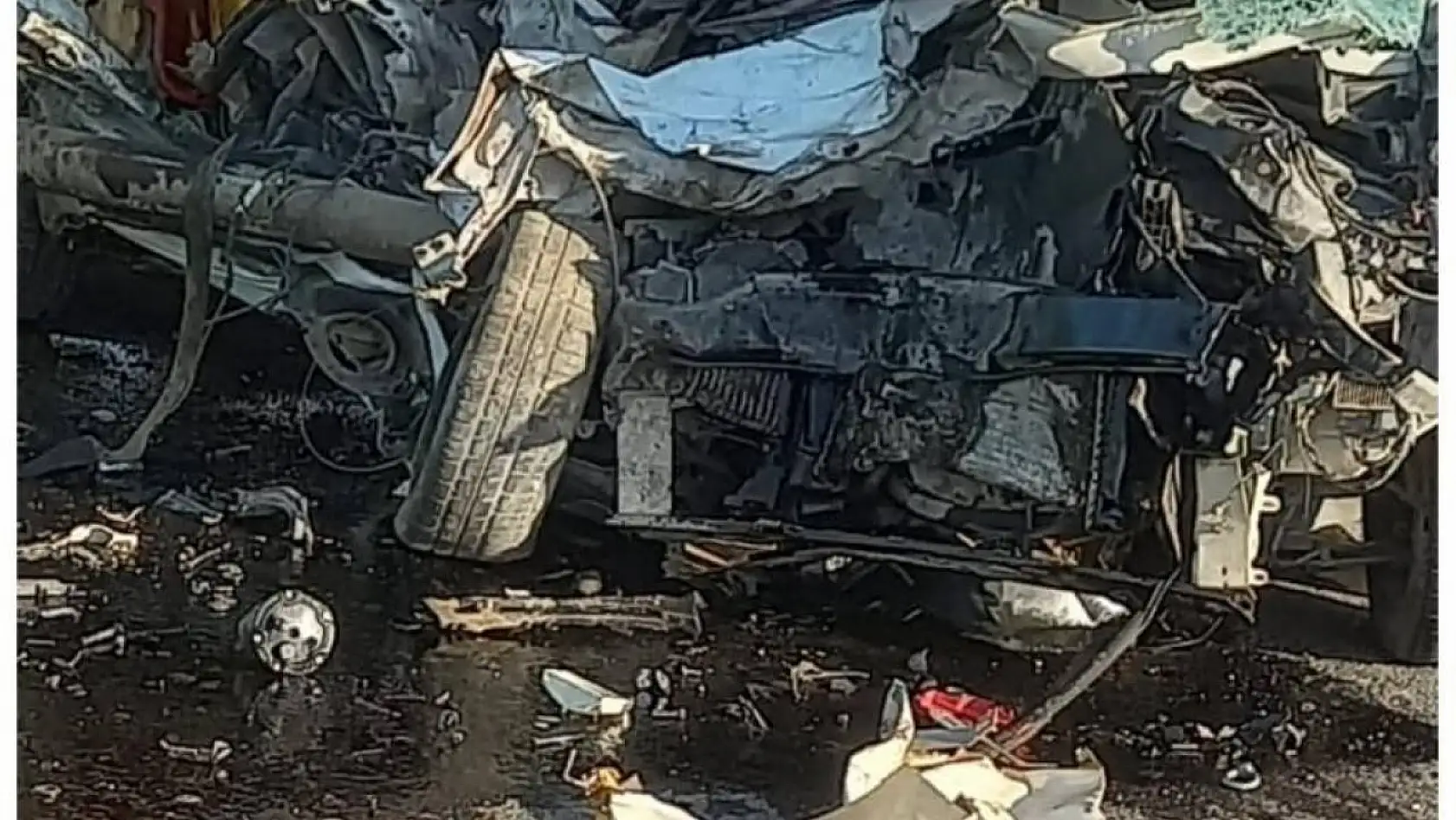 Nevşehir'de hafif ticari araç kamyona arkadan çarptı: 2 ölü