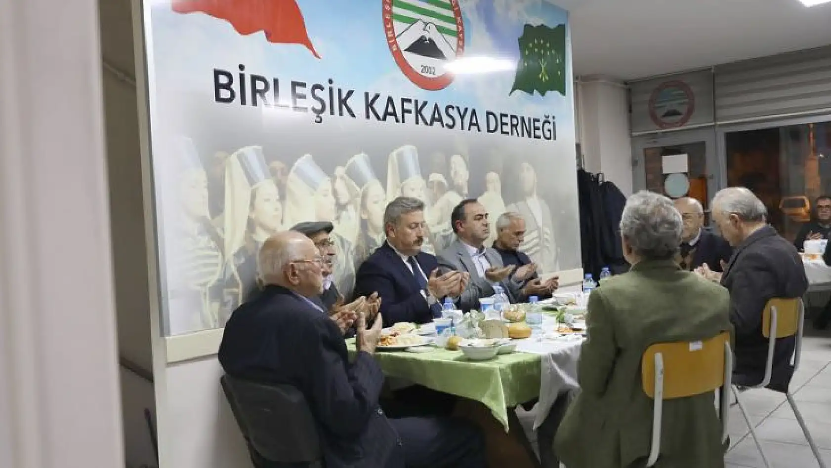 Palancıoğlu, iftarı Birleşik Kafkasya Derneği'nde açtı